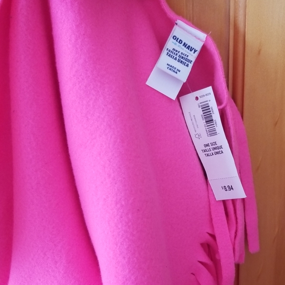 NWT 2 Old Navy Scarves Pink and Black Fair Isle - Picture 2 of 4